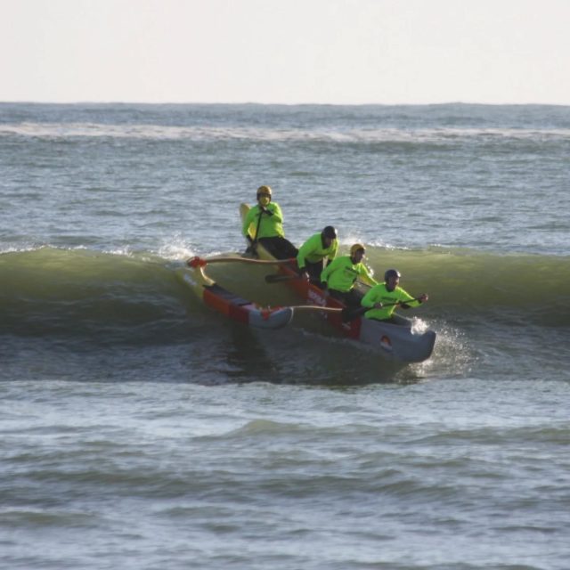 PIROGUE HAWAÏENNE - Fun

🌊 La session du dimanche 
📷 @mistermi29

😃 Retour à l'action avec les copains.
C'est le printemps et les conditions sont idéales pour reprendre nos entraînements en OC-4.

🎯 L'objectif est simple : briller en novembre prochain sur le @ericeirawaasurfing  au Portugal, compétition internationale de surf en pirogue oc4.

💯 Toute l'équipe est extrêmement motivée et nous recherchons un partenaire "logistique" pour nous rendre jusque là-bas avec la pirogue.
N'hésitez pas à nous contacter si vous pouvez nous soutenir dans cette aventure originale 🙏🏻🤙🏻

#overheadexperience
#overheadproducts
#overheadcoaching #piroguehawaïenne #surfing